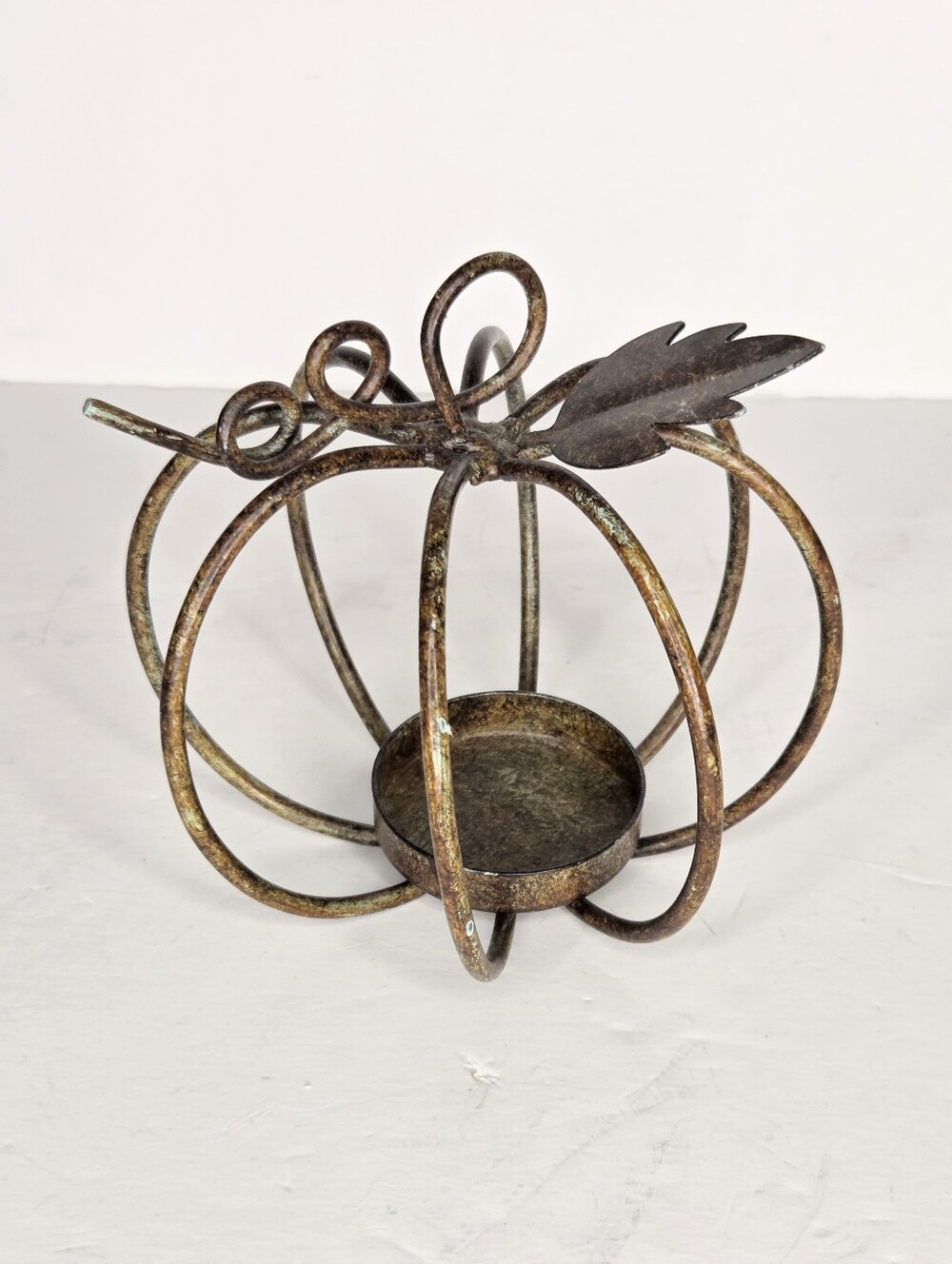 Rustic Wrought Iron Metal Pumpkin Shaped Tea Light Candle Holder Fall Halloween